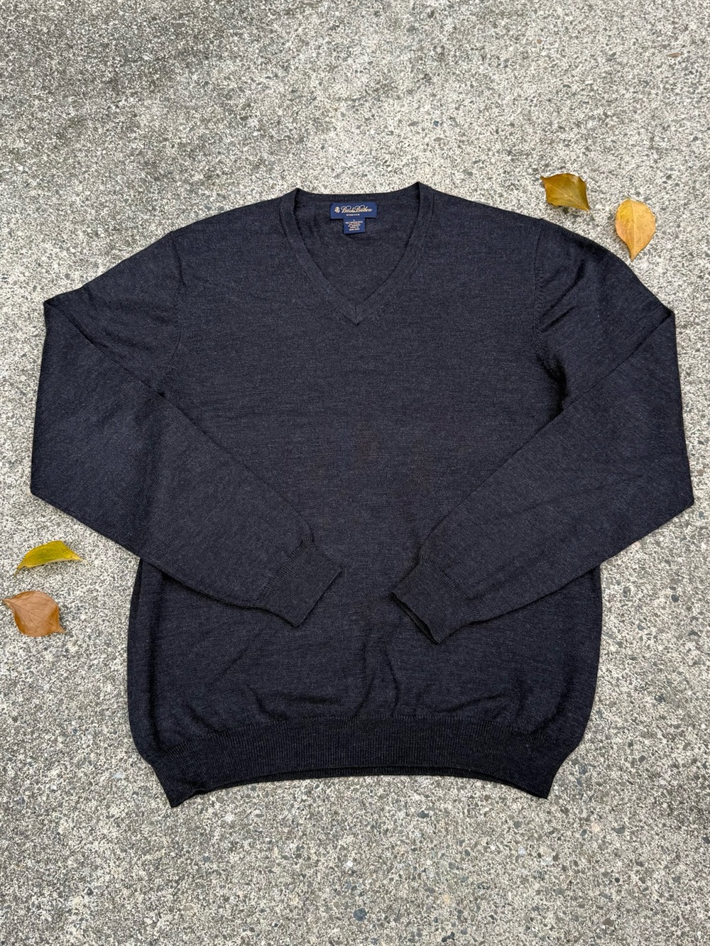 Brooks Brothers Men’s Merino Wool V-Neck Sweater Charcoal Gray Size L